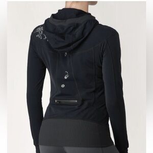 Lululemon Black Spirit Run Half Diagonal Zip Hoodie Reflective Birds Size 4